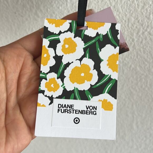 NWT Diane Von Furtenberg X Target Collab Sports Bra Pull On XXS - Picture 5 of 6